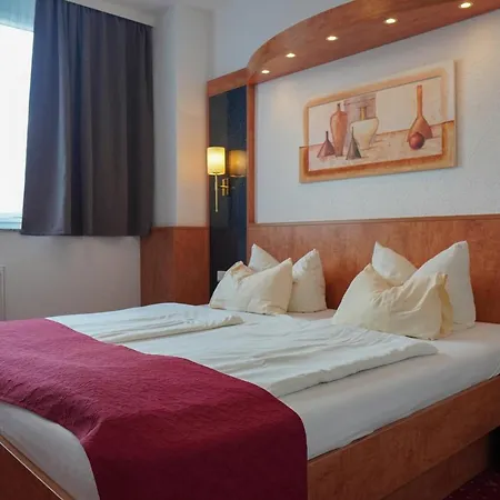 Aara Hotel 3*