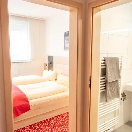Aara Hotel 3*