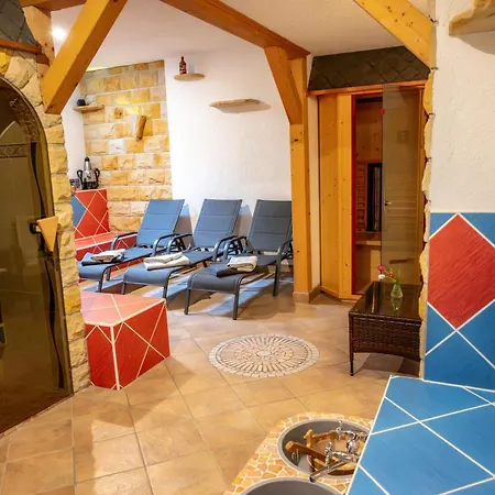 Aara Hotel 3*