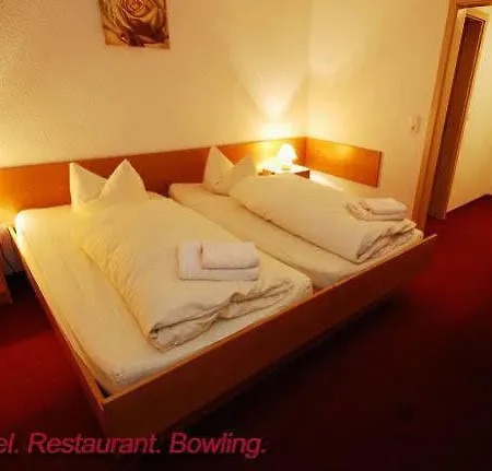 Hotel Aara 3*